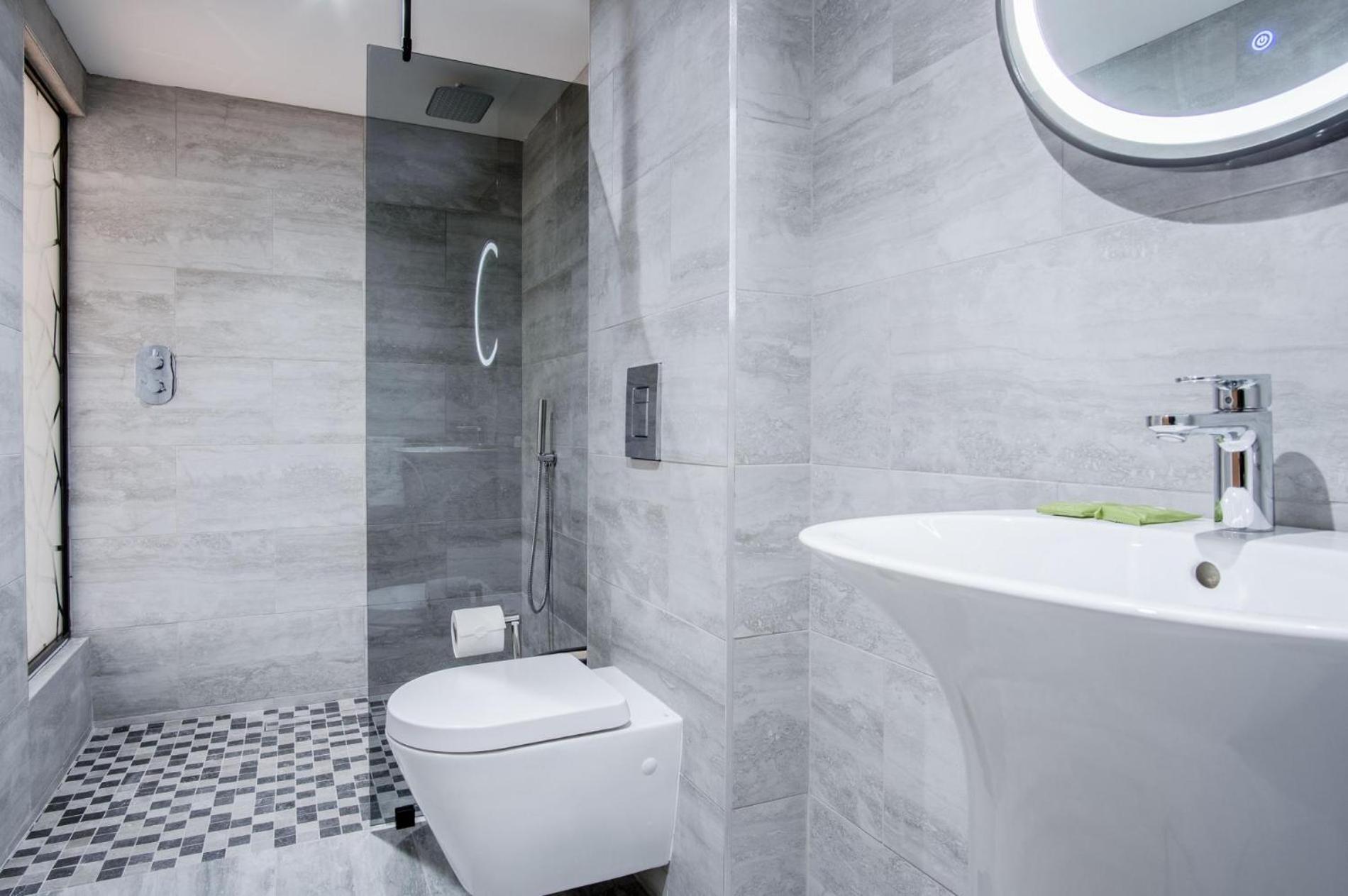 Suite 12 - Sleeping Giant Hotel - Pen Y Cae Inn بريكون المظهر الخارجي الصورة