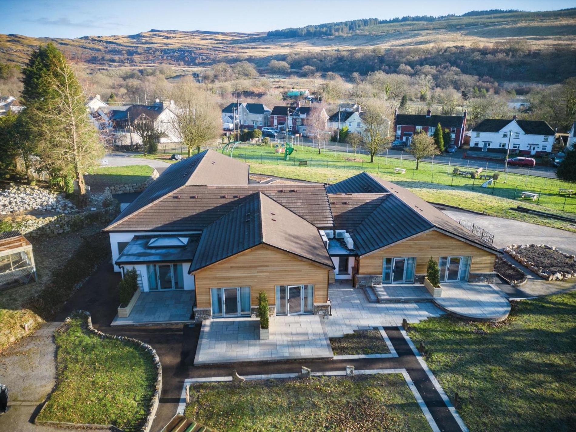 Suite 12 - Sleeping Giant Hotel - Pen Y Cae Inn بريكون المظهر الخارجي الصورة